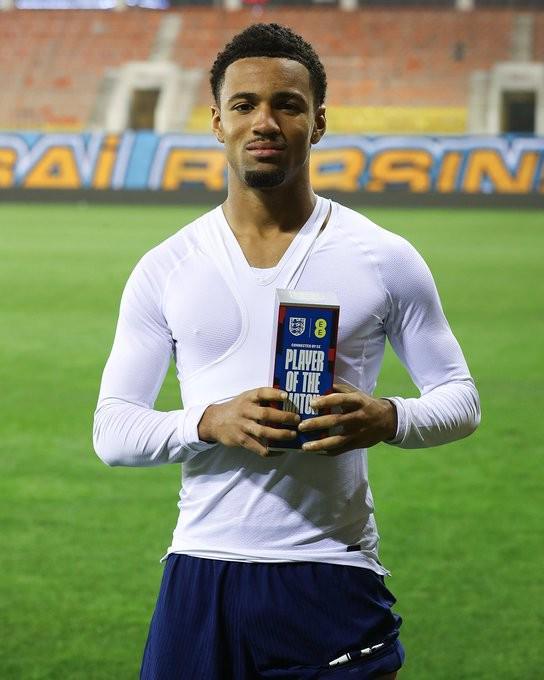 北京pk10计划-太阳报:英格兰U21更衣室遭偷拍,恩瓦内里挥动毛巾愤怒遮窗